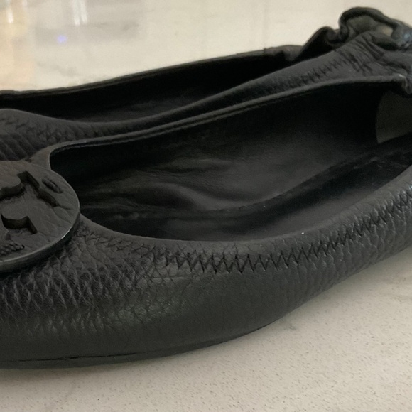 Tory Burch pebbled flat shoes - Picture 2 of 6